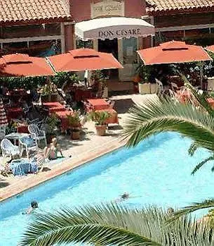Odalys Open Golfe Juan 아파트호텔 발로리스